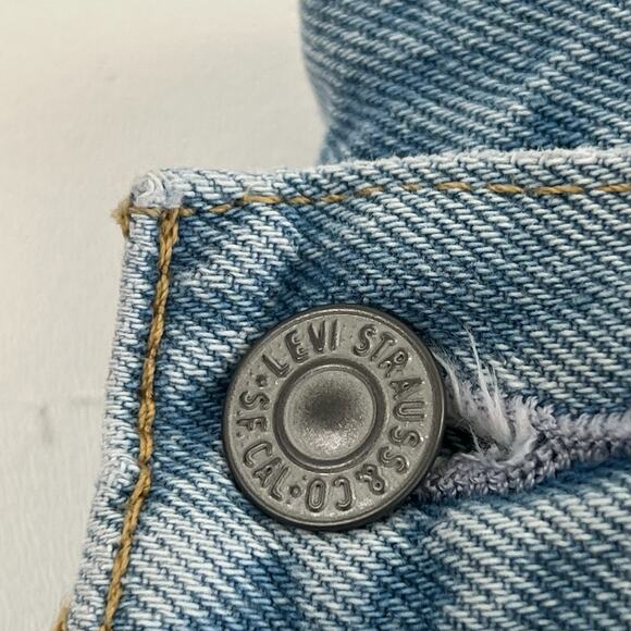 Levi's Premium Women 501 Original Button Fly Cropped Jeans 30x28 Blue NWT - Picture 3 of 15